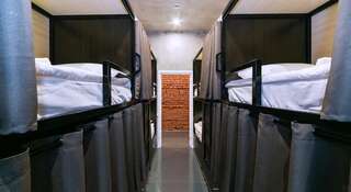 Гостиница Лофт Хостел 77 Москва Кровать в общем номере для мужчин и женщин с 8 кроватями-9